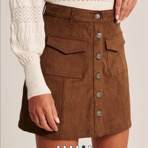 Vegan Suede button up mini skirt✨